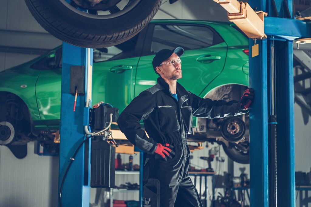 car mechanic and the service